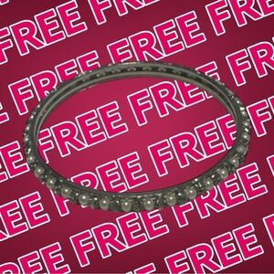 FREE 💟💎Vintage Bracelet with Faux Pearls and Clear Stones
